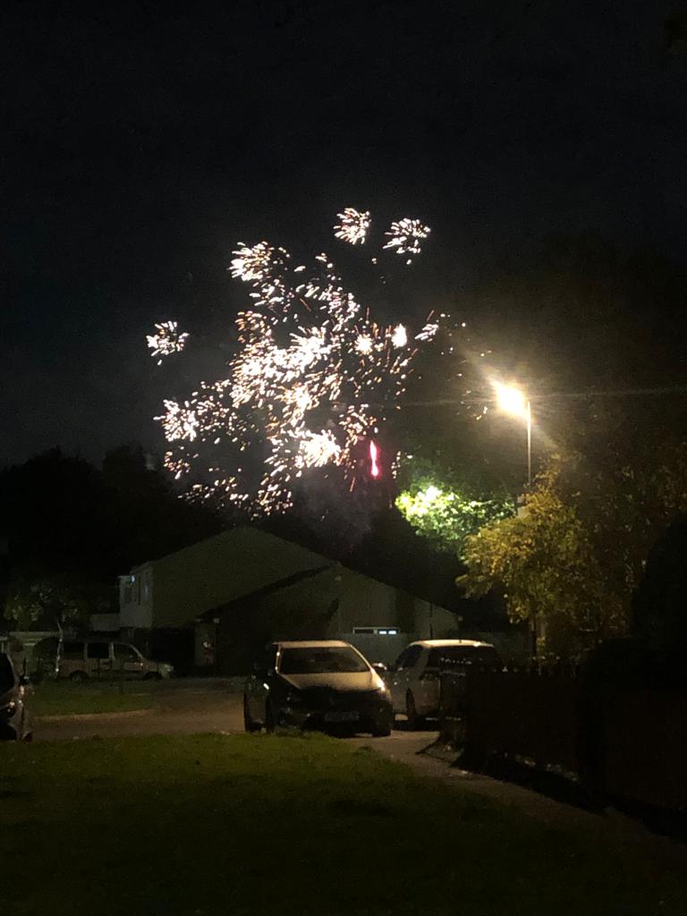 由於街燈唔多,能夠看得好清楚。